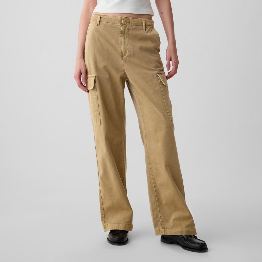 GAP Midrise Loose Khaki Cargo Pants Size 4